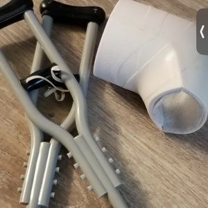 4/$20 - BUILD-A-BEAR Workshop *Get Well Soon* Crutches & Cast Set